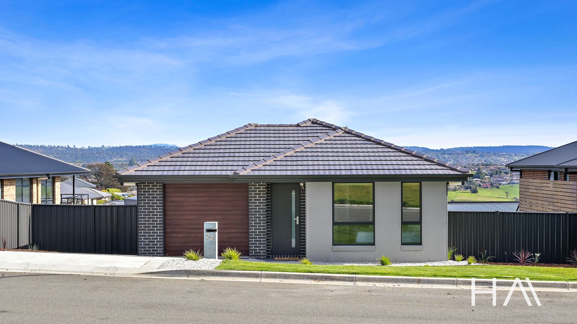 22 Tenzing Drive St Leonards, St Leonards - Thumbnail 2