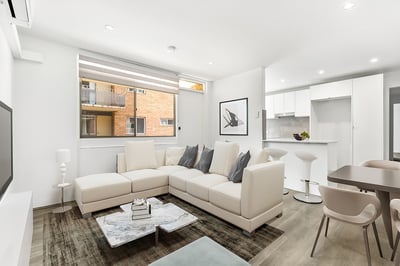 LUXURIOUS, STUNNING AND ULTRA-MODERN EXECUTIVE RENOVATED APARTMENT 