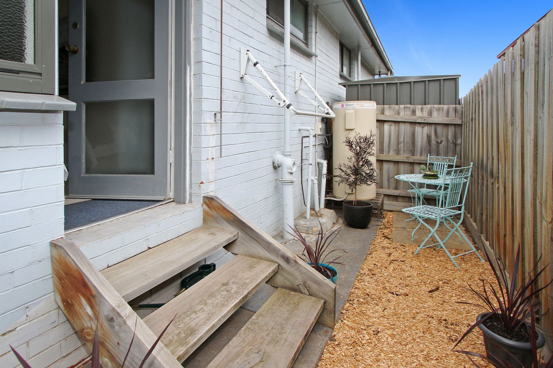 ONE BEDROOM WITH DUCTED HEATING AND AIR CONDITIONING