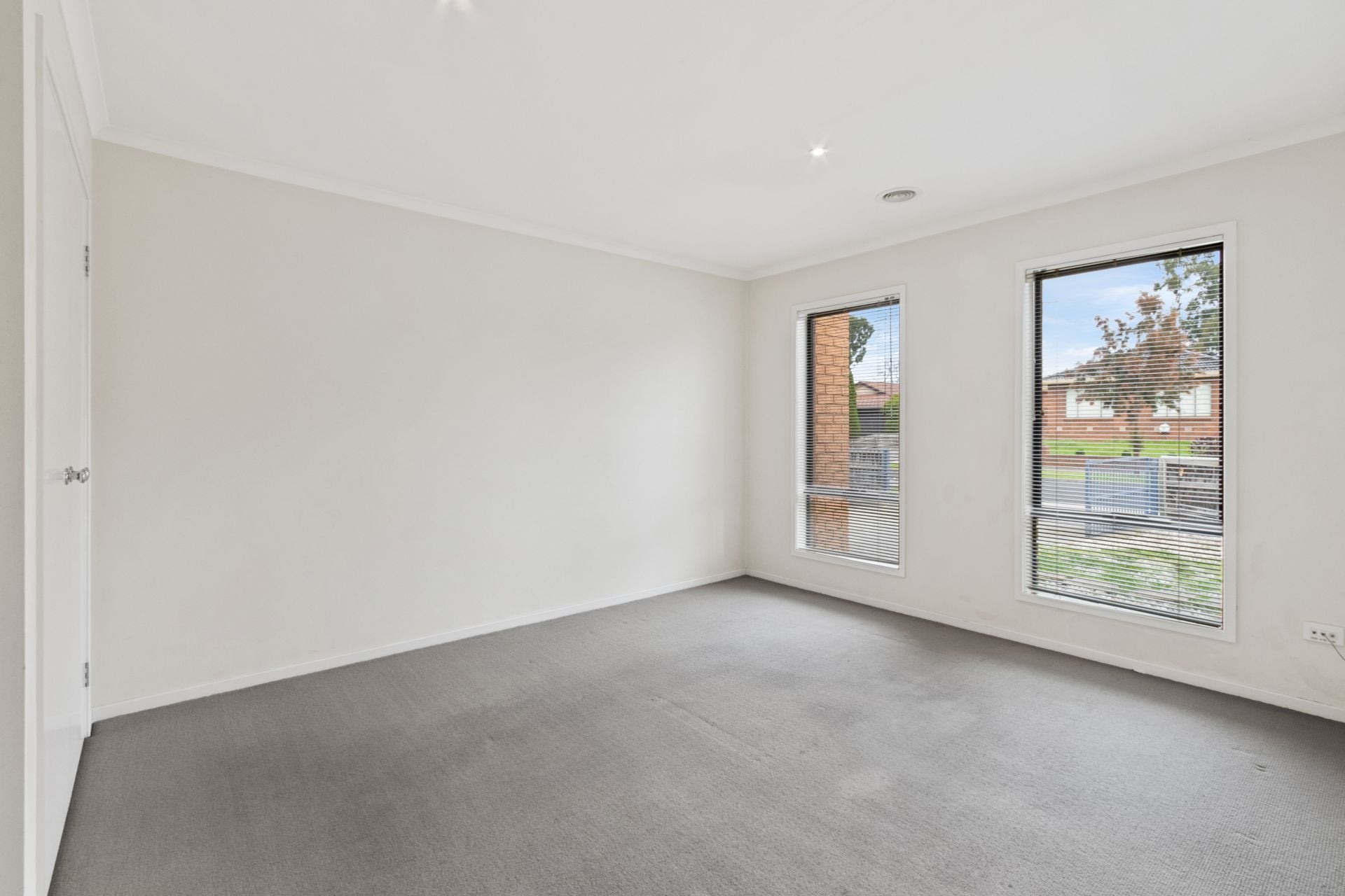 Low Maintenance 5 Bedroom Home!