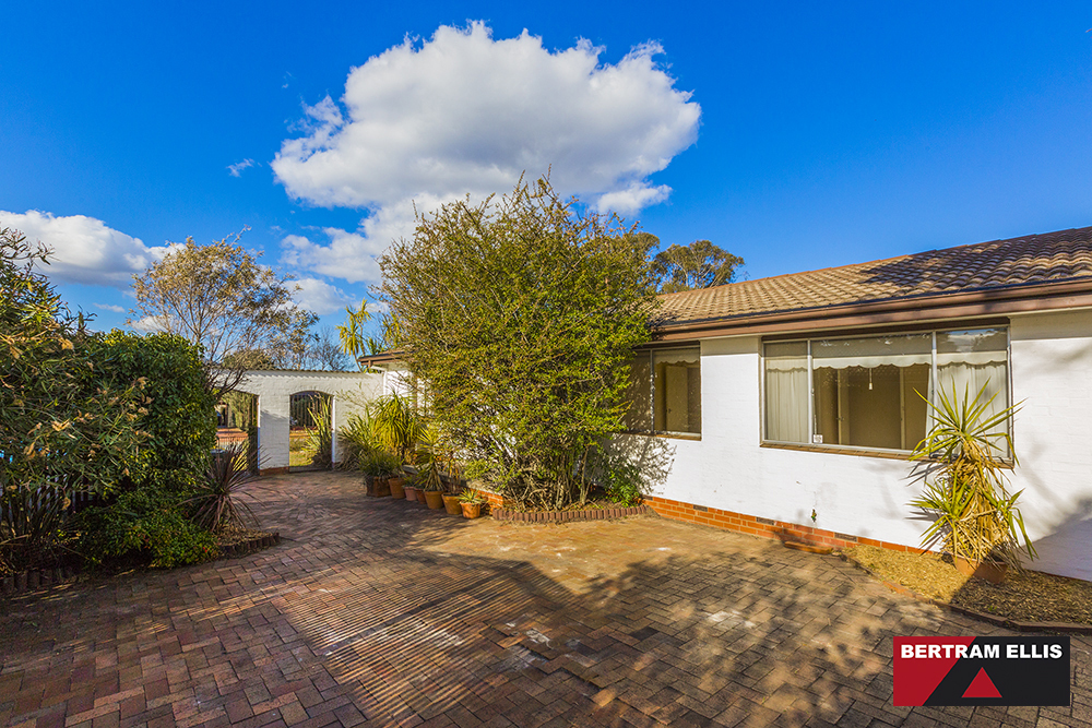 28 Boustead Circuit, Kambah - Thumbnail 2