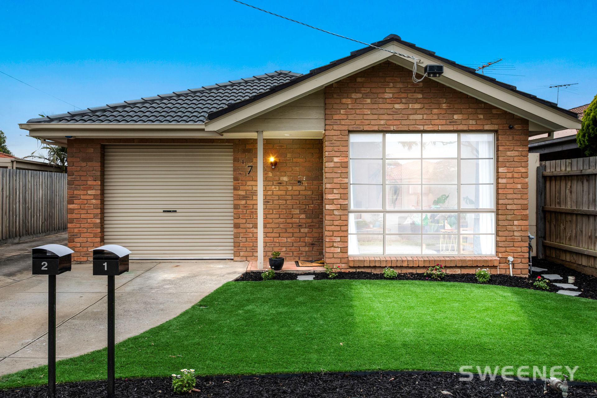 1/7 Devenport Court, Altona Meadows - Thumbnail 2