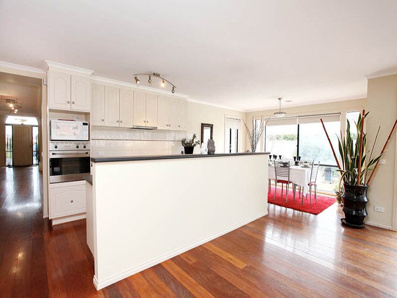 21 Ranmore Grove, Caroline Springs - Thumbnail 8