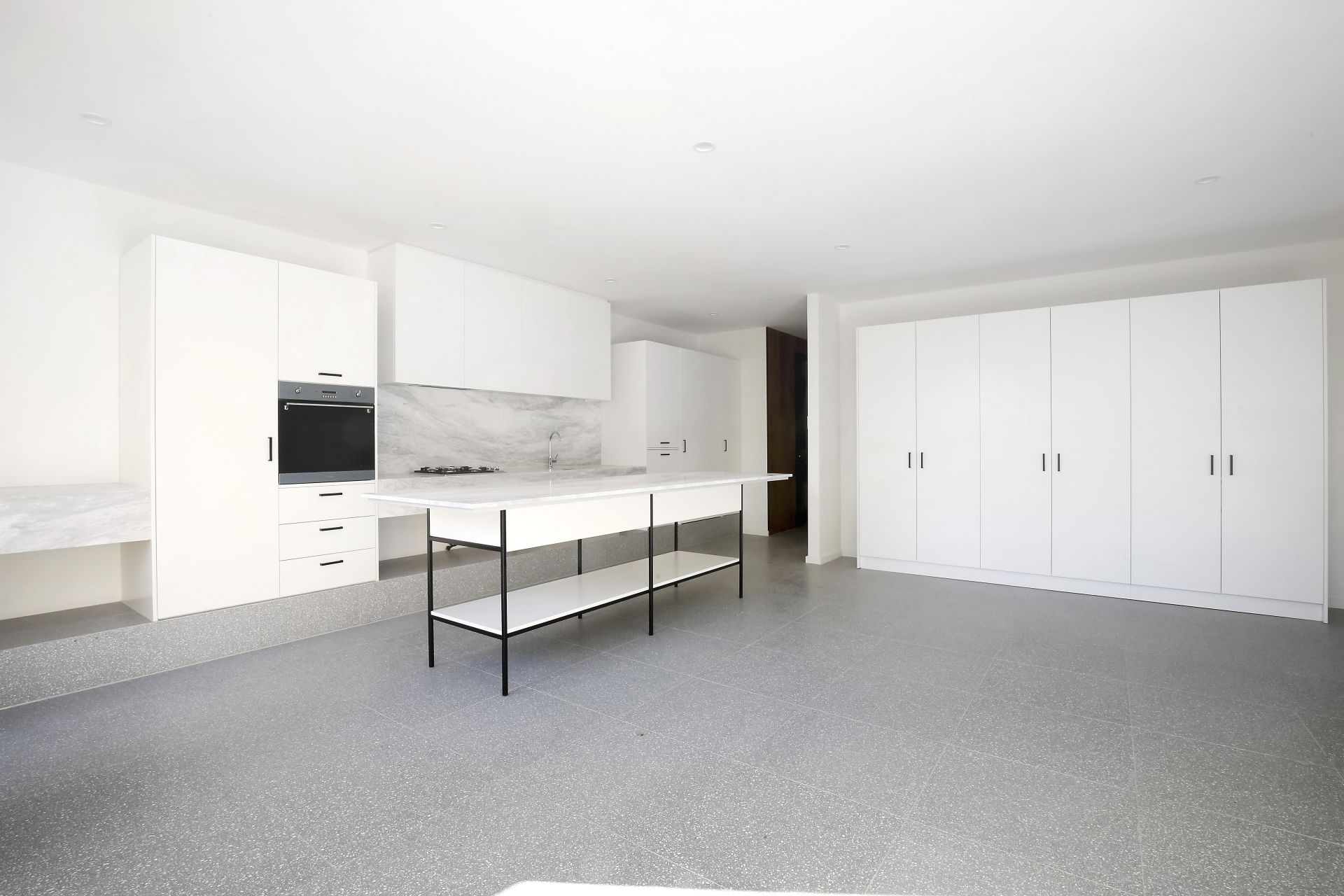 Design-Infused Townhouse In Prime Westgarth Locale!