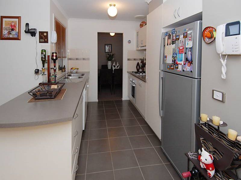 14 Strutt Place, Caroline Springs - Thumbnail 6