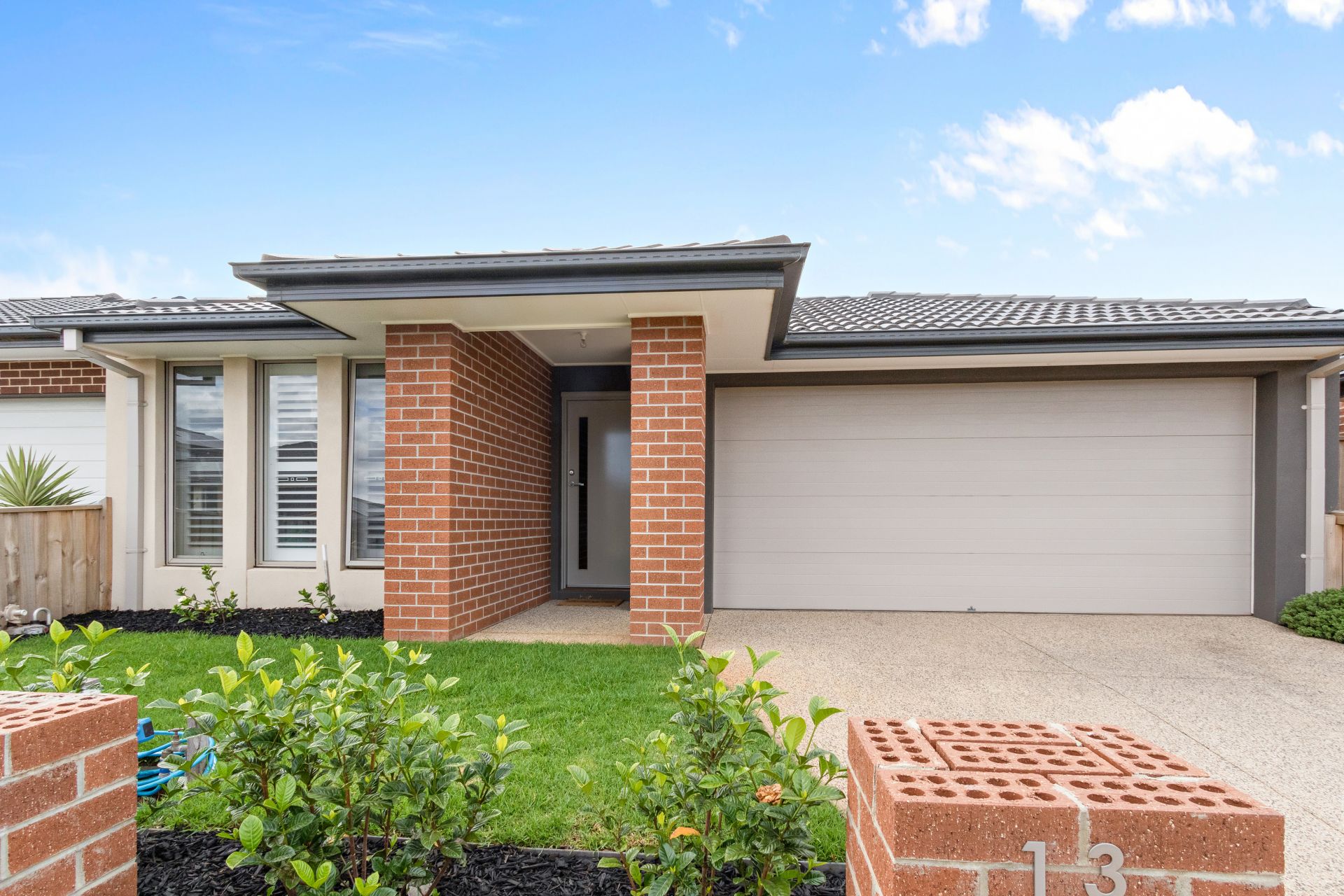 Modern family home, convenient Location & comfortable lifestyle!!!