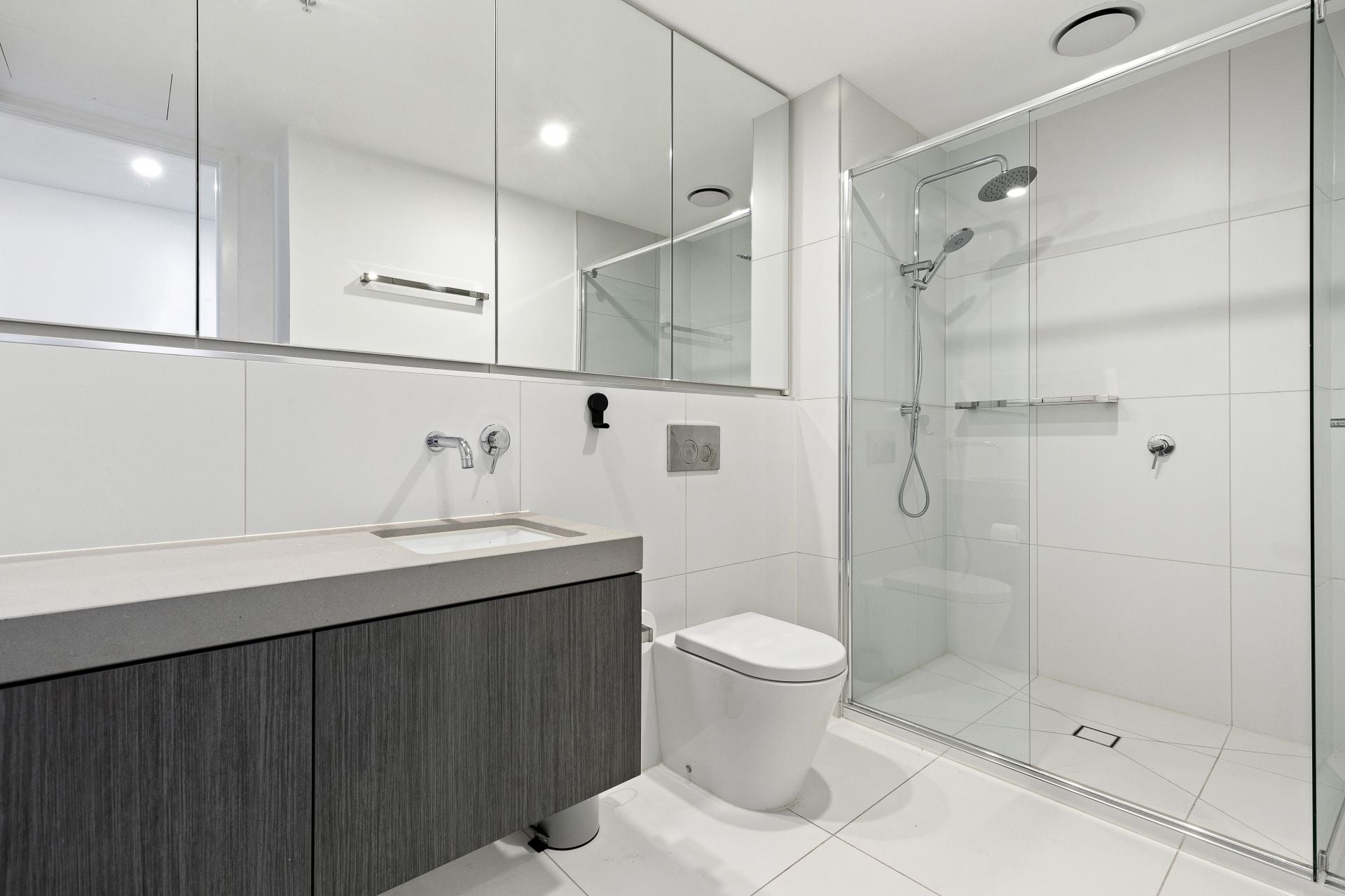 Property Under Application - First-class living in an Inner-City Lifestyle Perfection