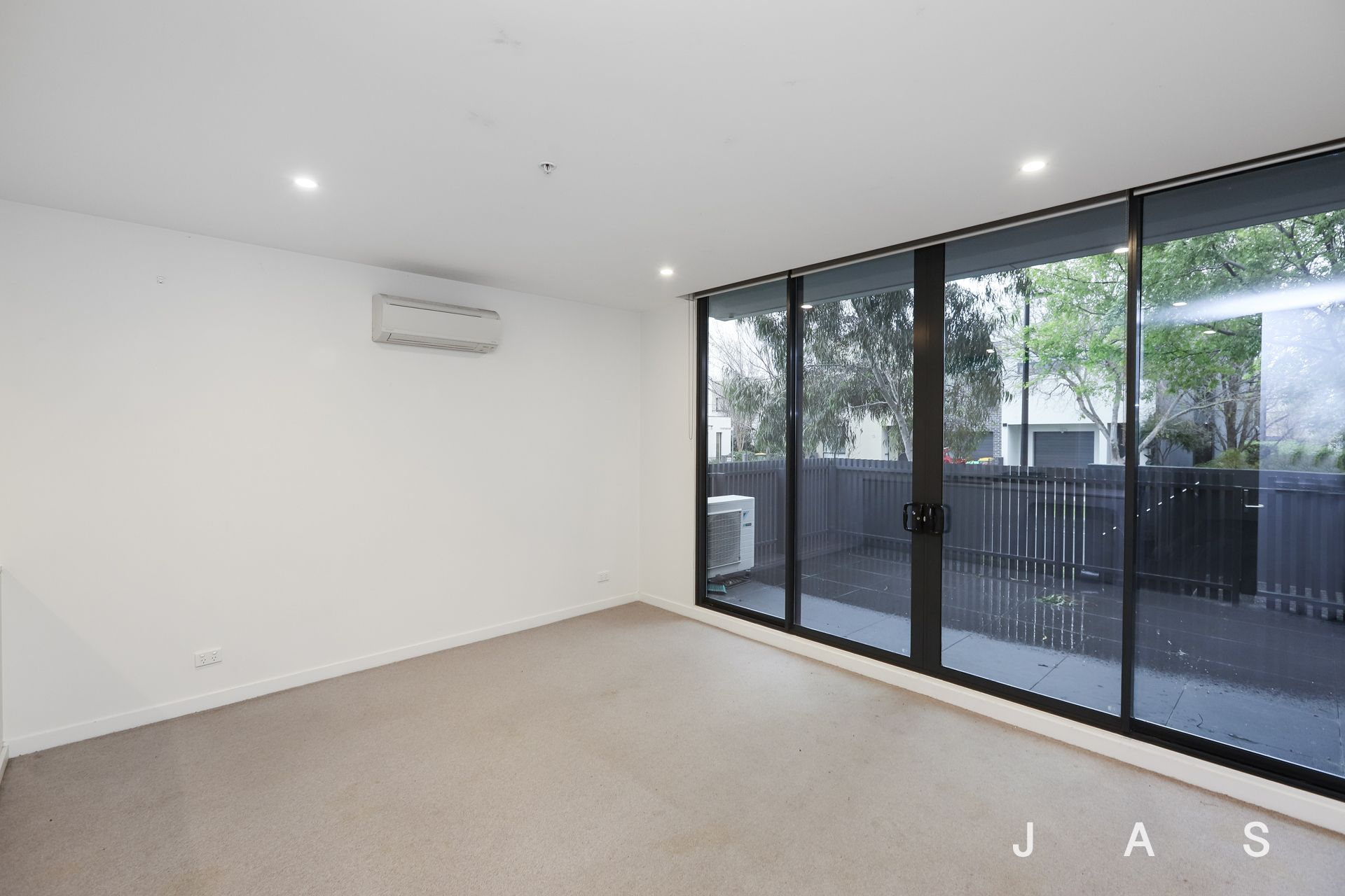 1/9 Hewitt Avenue Footscray VIC, Footscray - Thumbnail 4