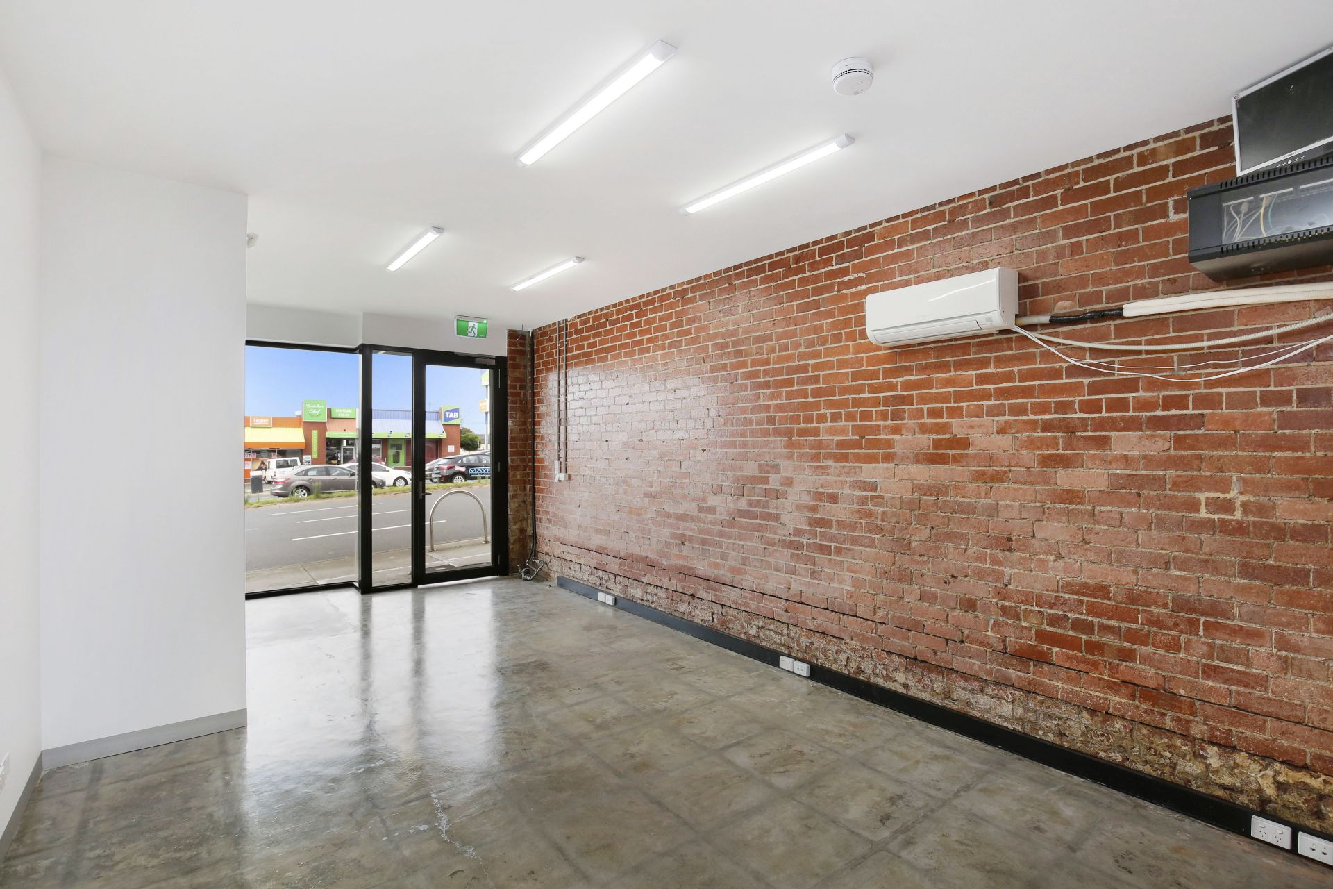 UNIQUE SPACE OFFERING REDUCED RENT FOR 12 MONTHS