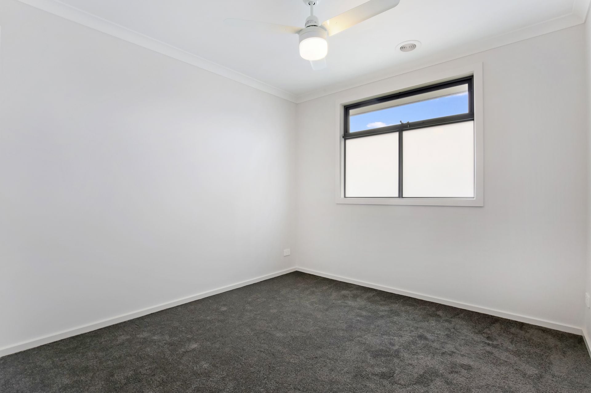 Brand New Townhouse in Kinbrook Estate!