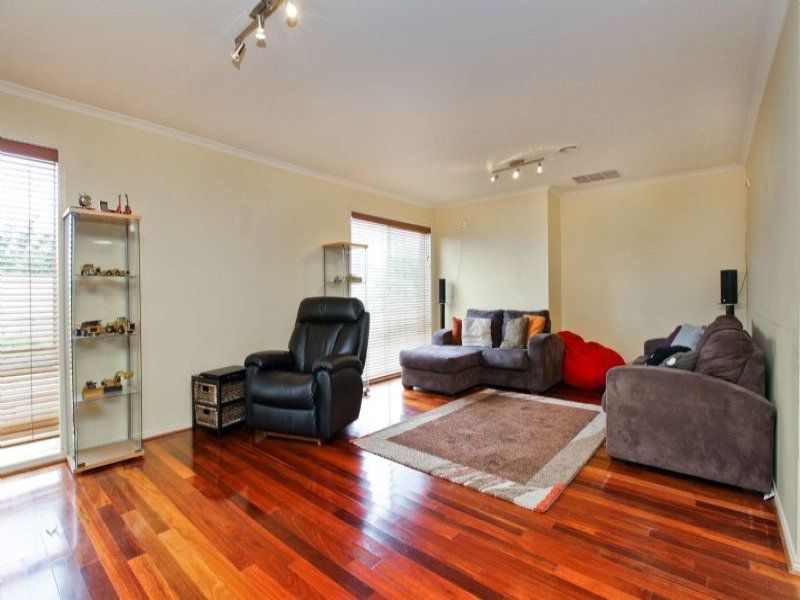 28 Ranmore Grove, Caroline Springs - Thumbnail 6