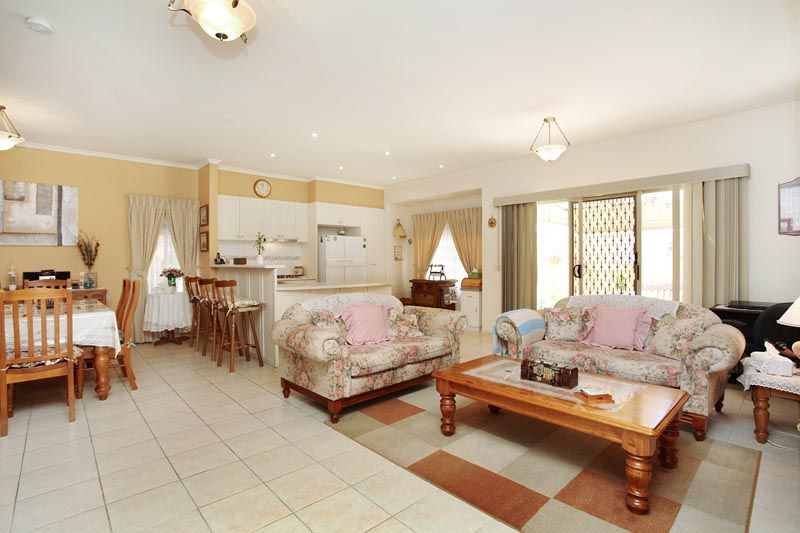 11 Como Glen, Caroline Springs - Thumbnail 6