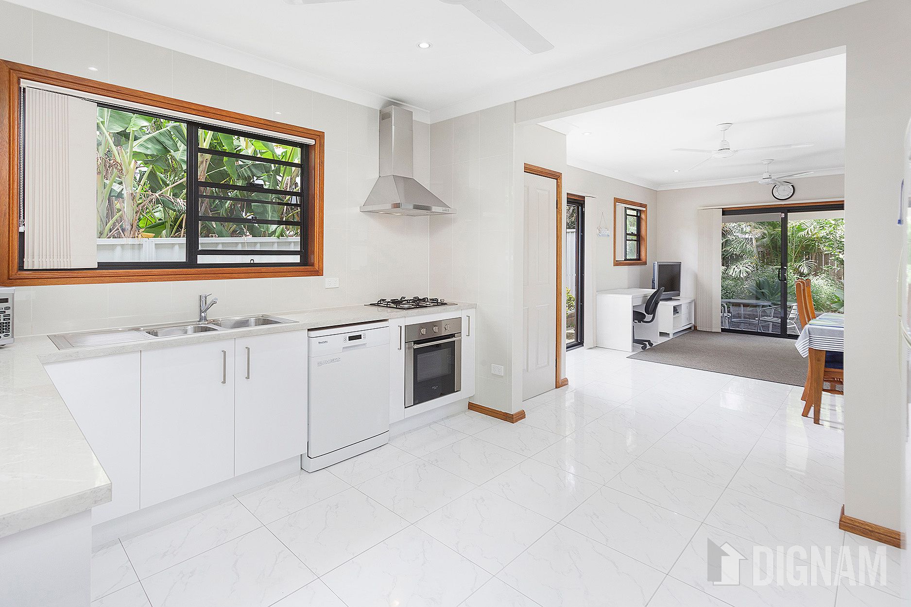 2/S Somerville Street, Bulli NSW 2516