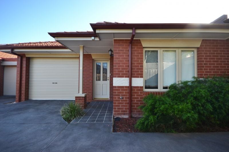 4/2 Best Street, Reservoir