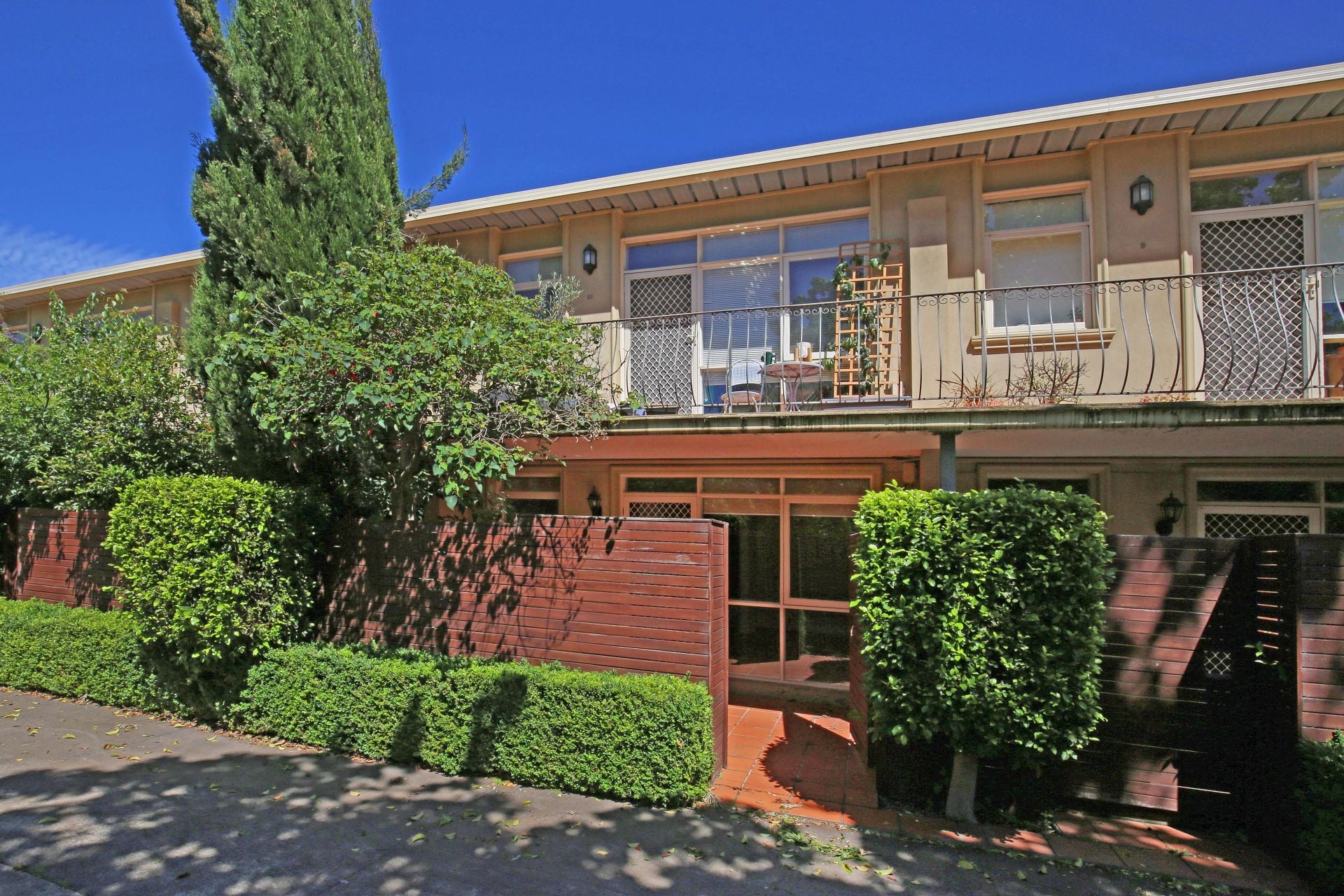 Stylish Thornbury Apartment In Prime Location!