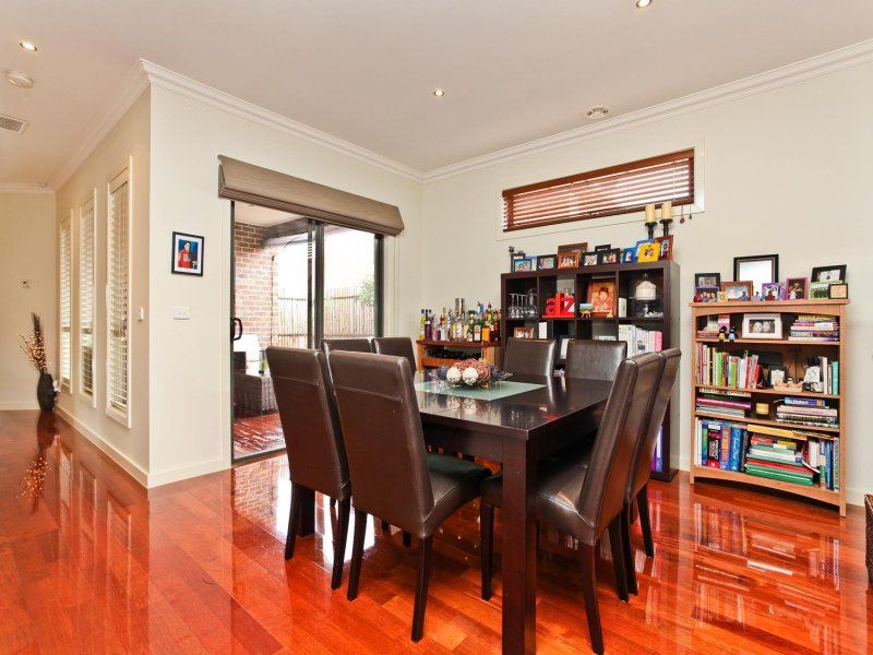 77 Oakview Parade, Caroline Springs - Thumbnail 7