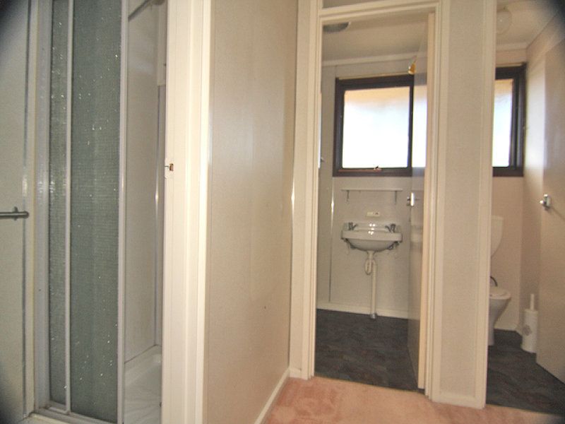 77 Kalgoorlie Crescent, Fisher - Thumbnail 8