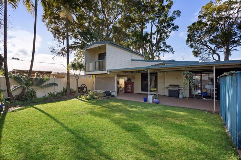 Real Estate For Sale 4 Kerry Crescent Berkeley Vale , NSW