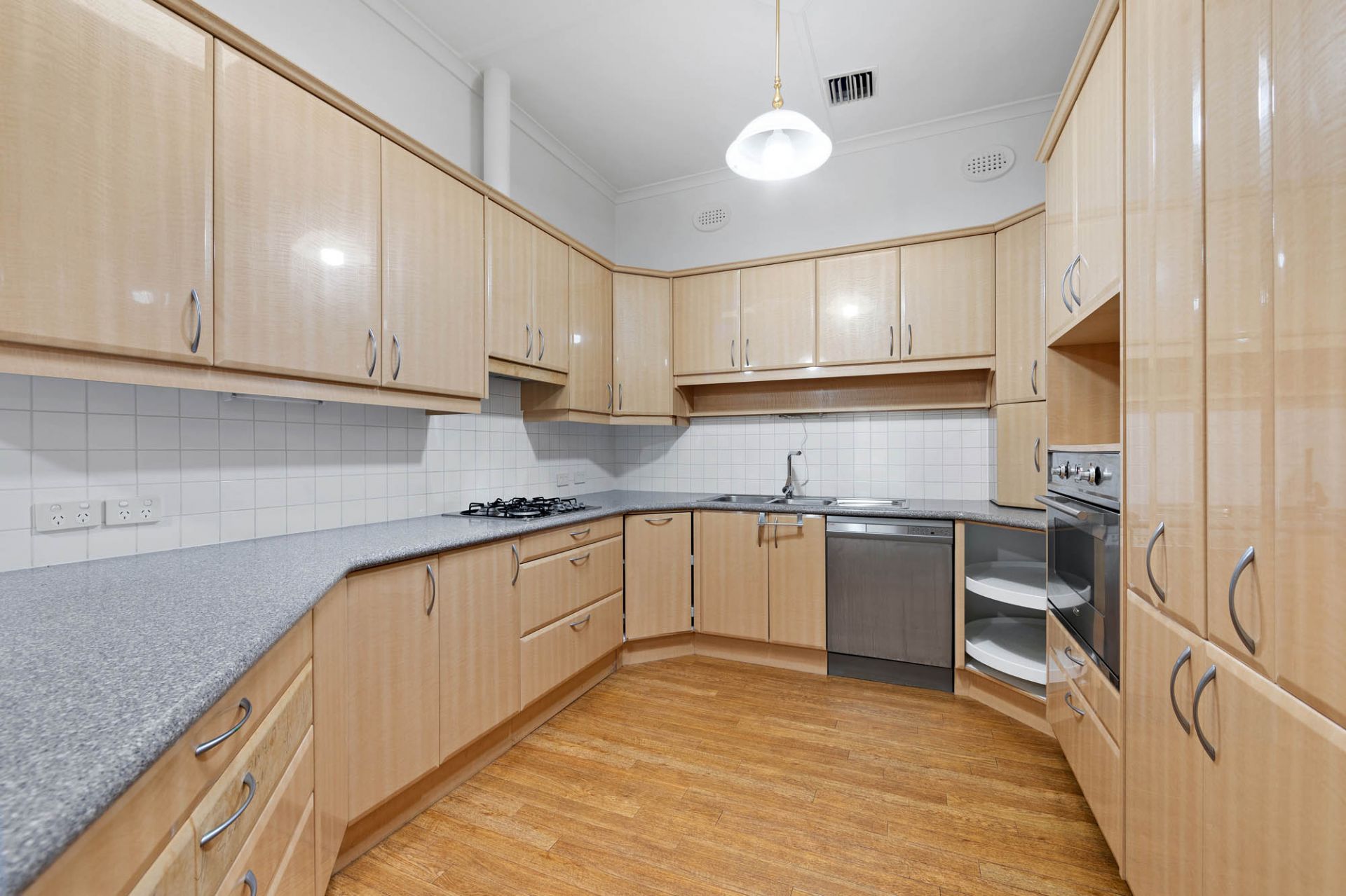 334 Bambra Road, Caulfield South - Thumbnail 4