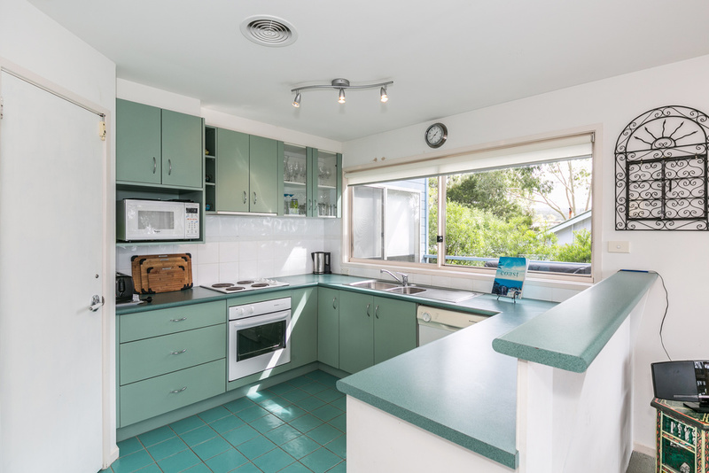 24 Hopetoun Terrace LORNE VIC, Lorne - Thumbnail 4