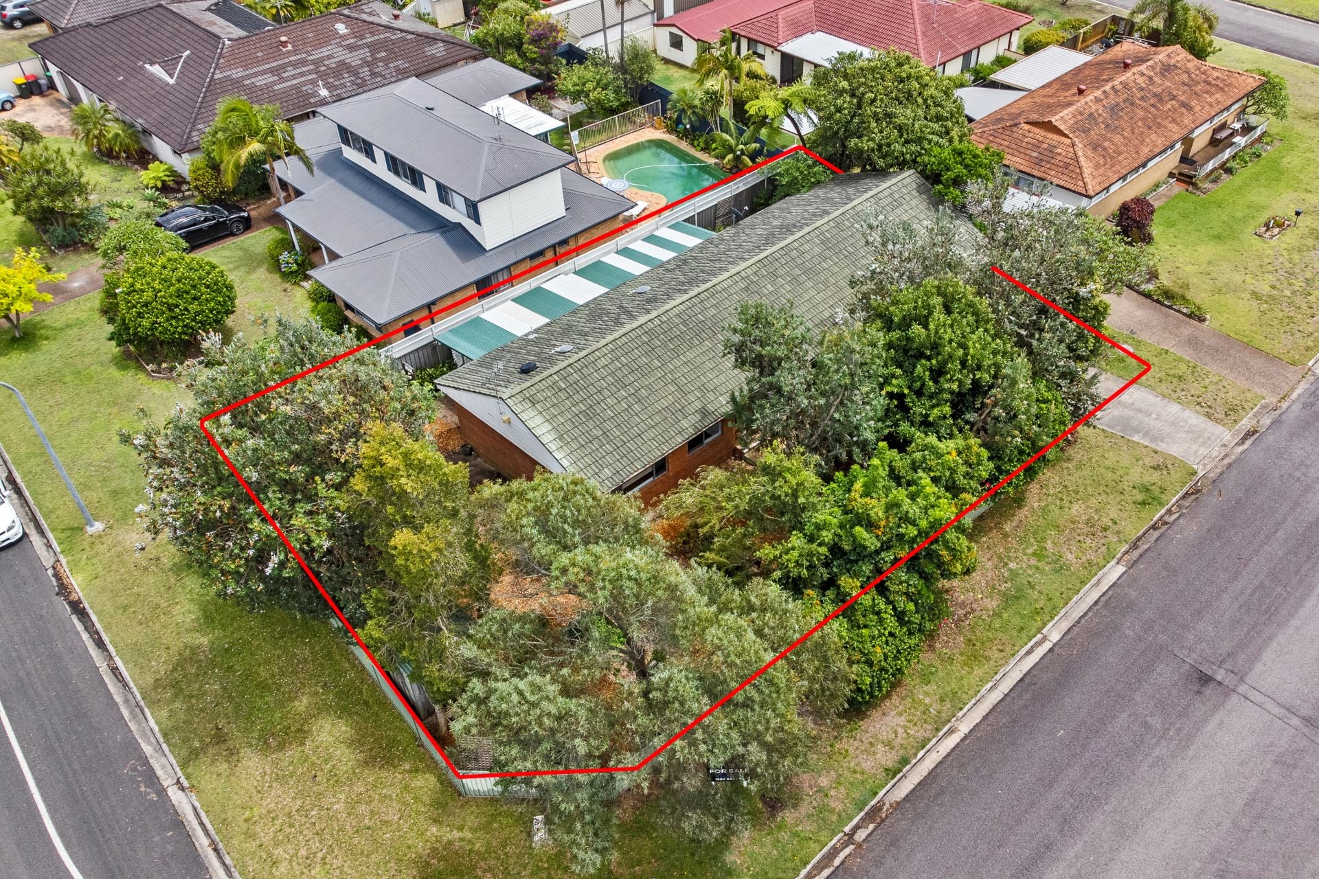 6 Strathmore Road, Caves Beach - Thumbnail 3
