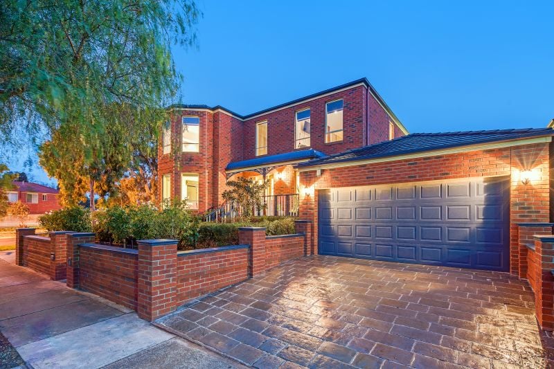 1 Wingspan Avenue, South Morang