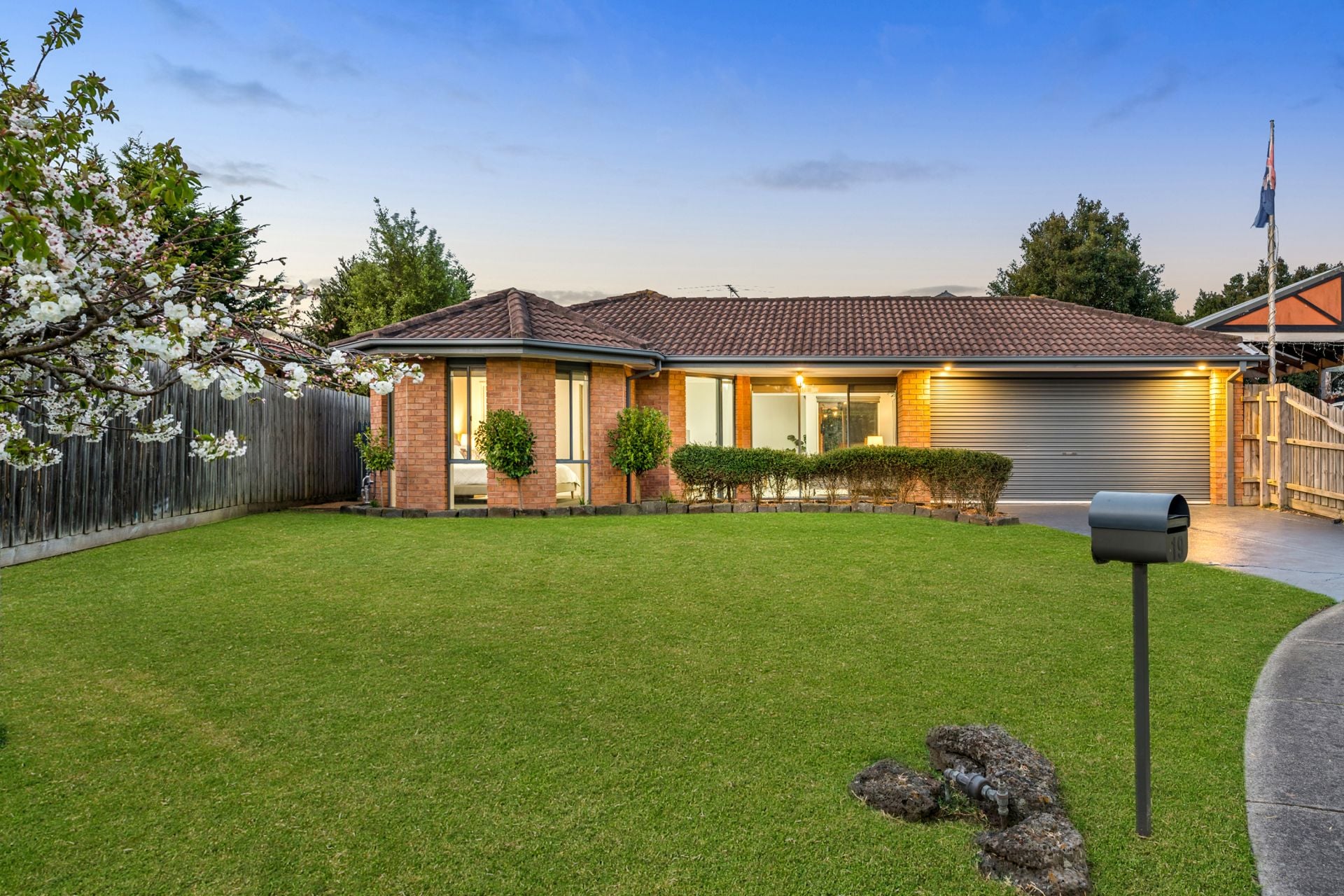 19 Dunn Crescent, Langwarrin OBrien Real Estate