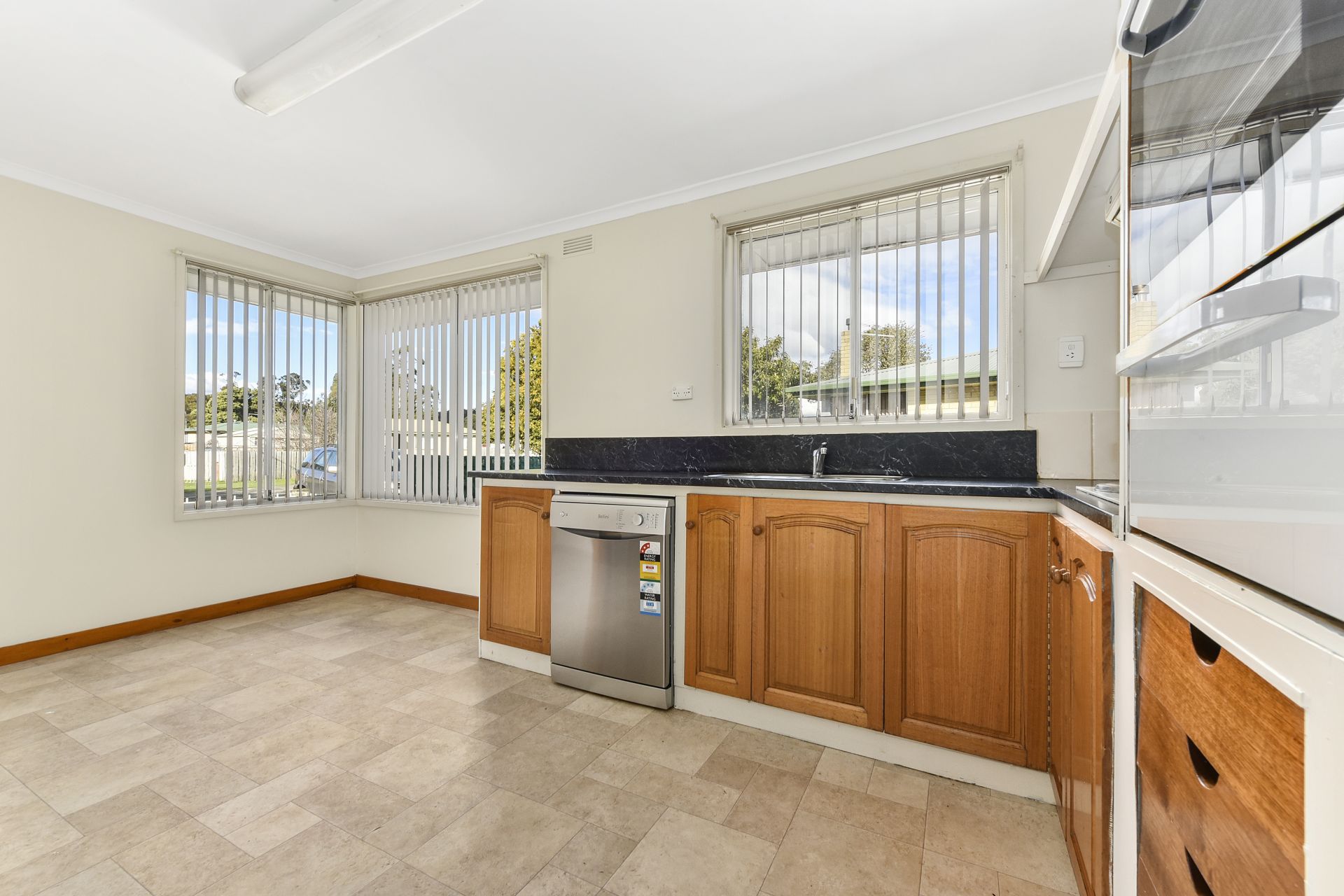 10 Prossers Forest Road, RAVENSWOOD Living Here Launceston