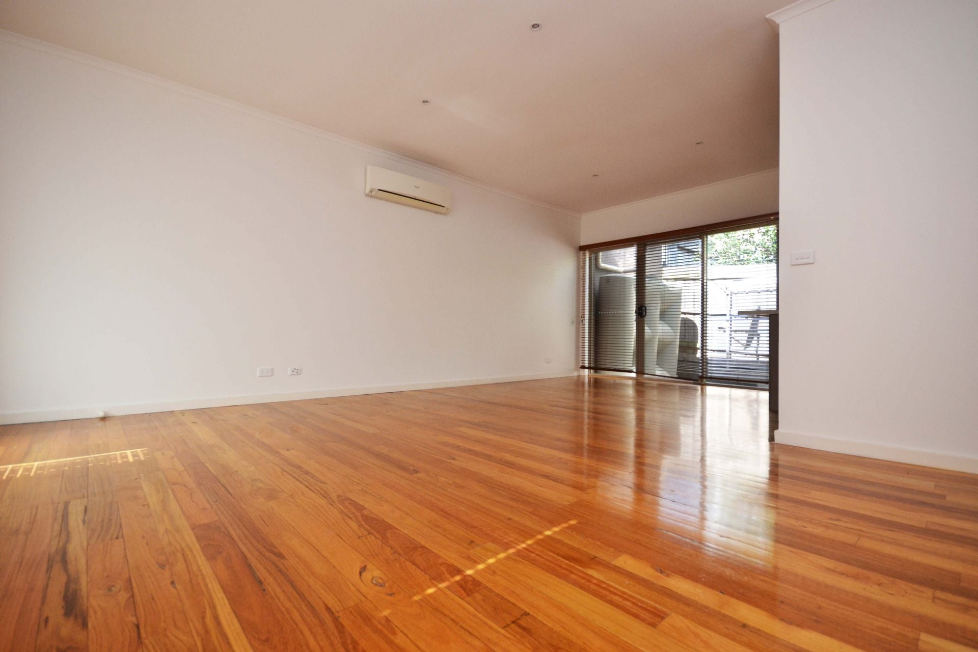 LIGHT BRIGHT AND SPACIOUS
