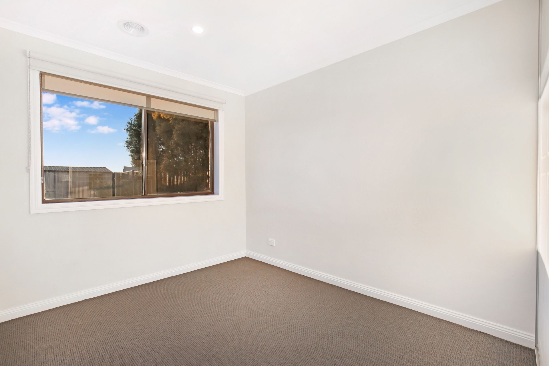 Freshly Painted 3 Bedroom Family Home!!