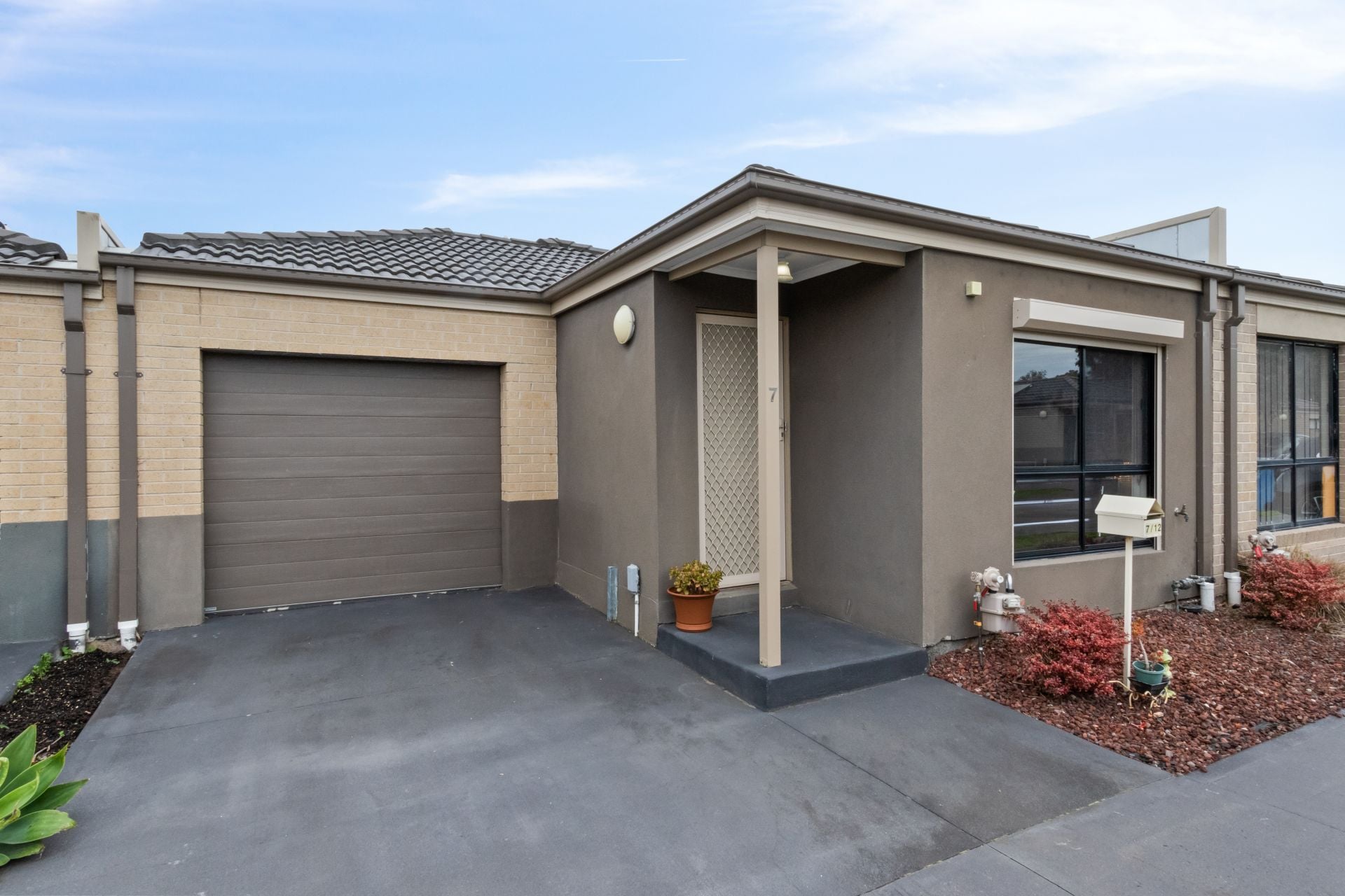 Spacious, Stylish & Sunfilled