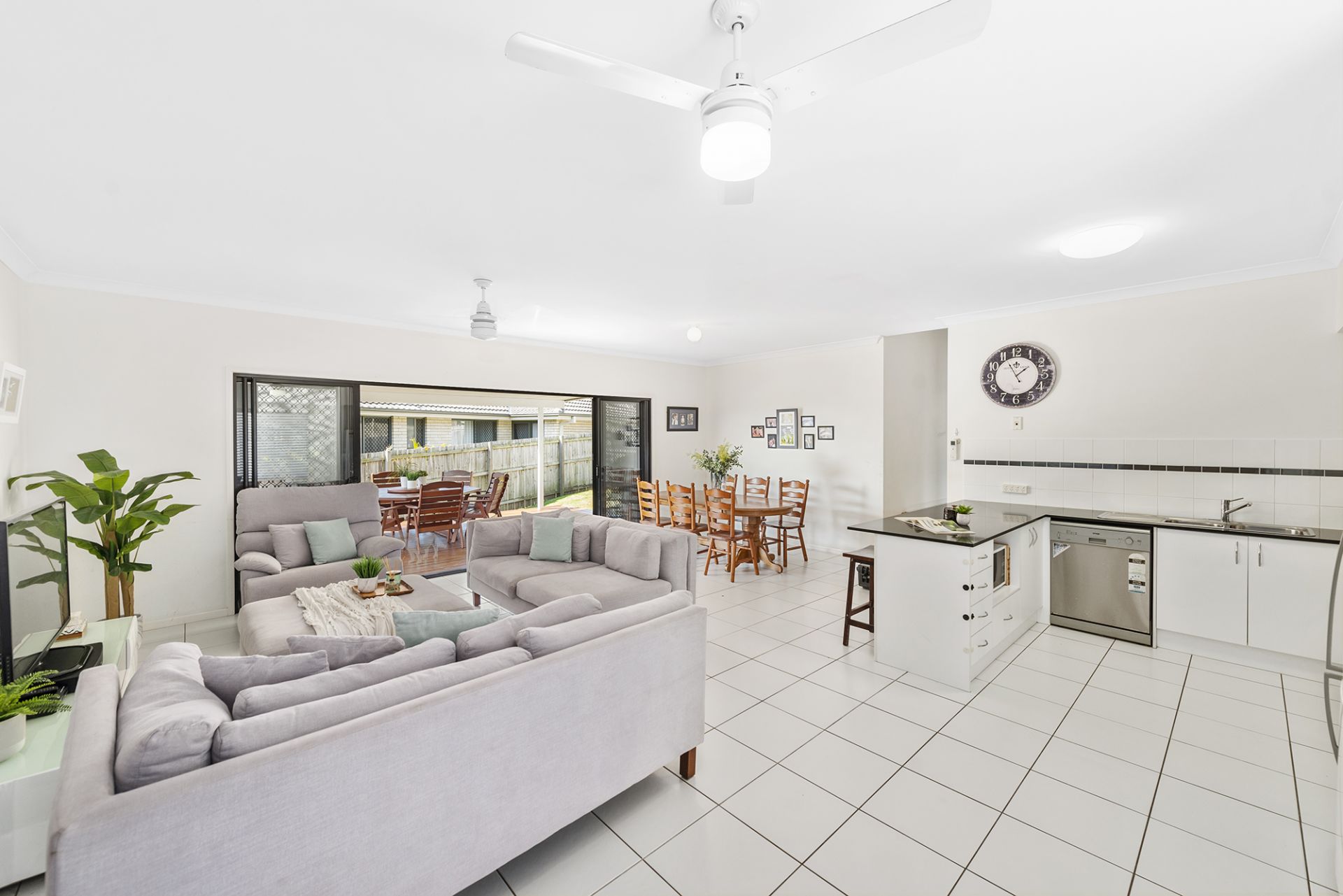 86 Aldgate Crescent, Pacific Pines - Thumbnail 2