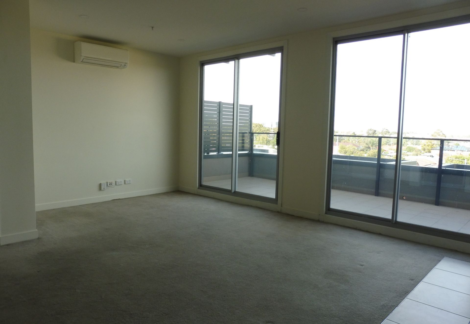 SPACIOUS APPARTMENT
