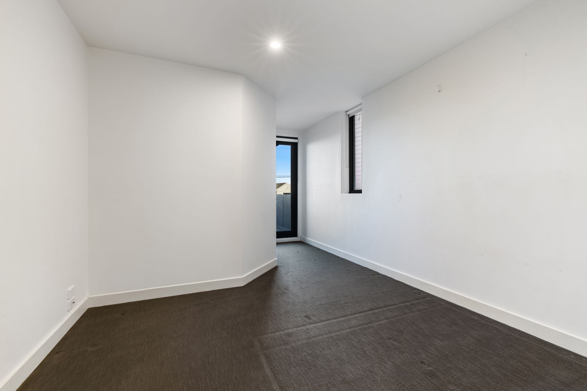 Modern Living in Magnificent Location