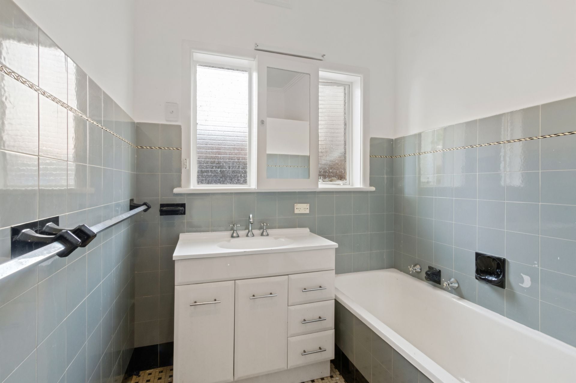 SPACIOUS FAMILY HOME IN PRIME LOCATION