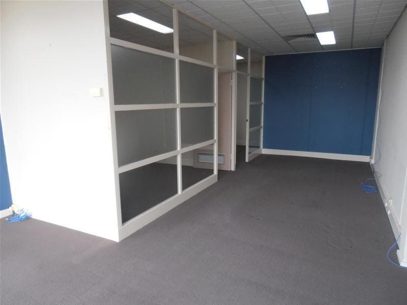 DUAL FRONTAGE RETAIL/OFFICE
