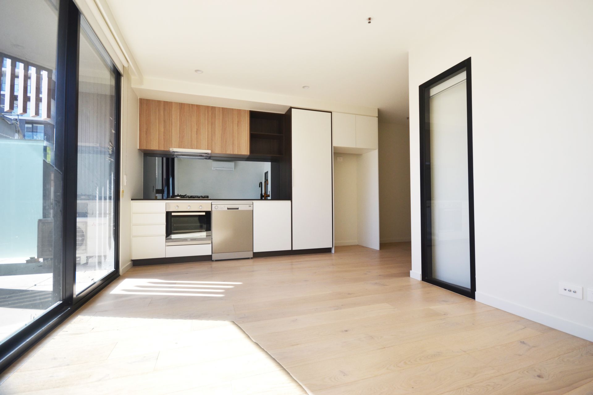 ELEGANT APARTMENT!