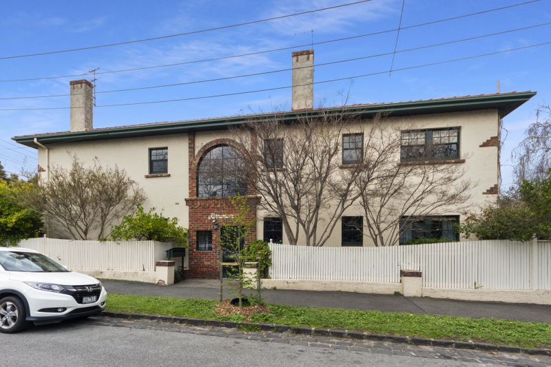 3/17 Foster Street, St Kilda - Thumbnail 2