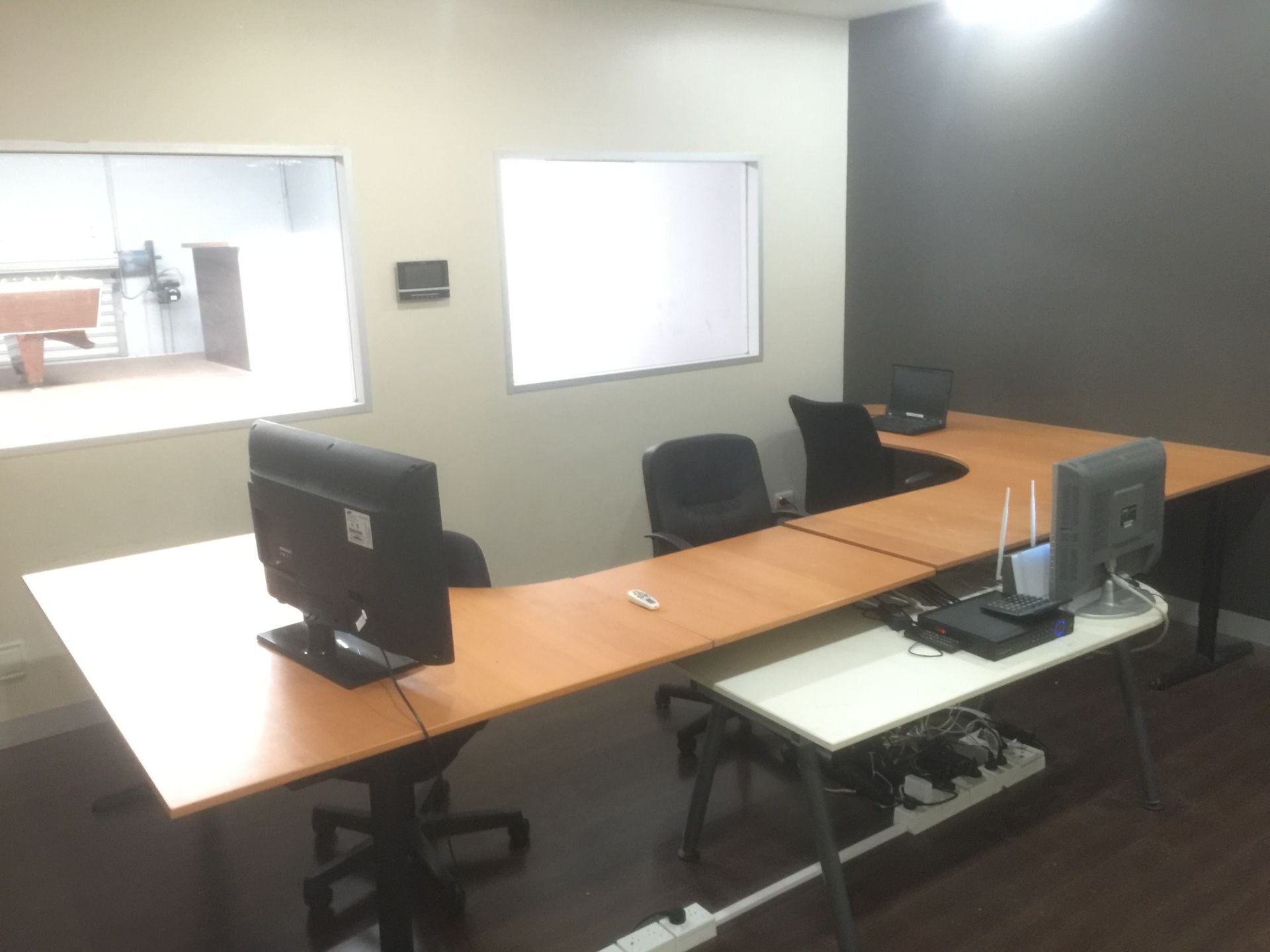 STUNNING OFFICE WAREHOUSE!!!