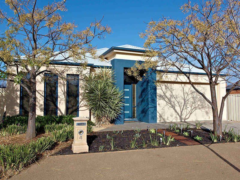 4 Salina Walk, Caroline Springs - Thumbnail 2