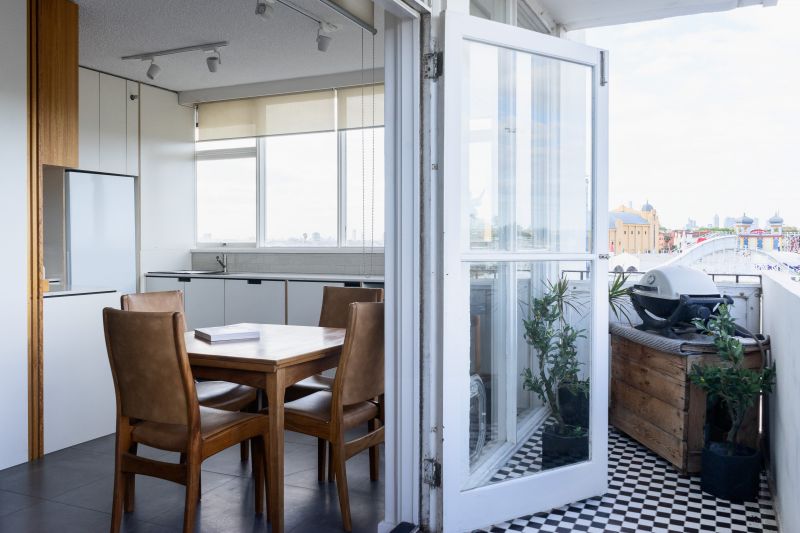 5H/12 Marine Parade, St Kilda