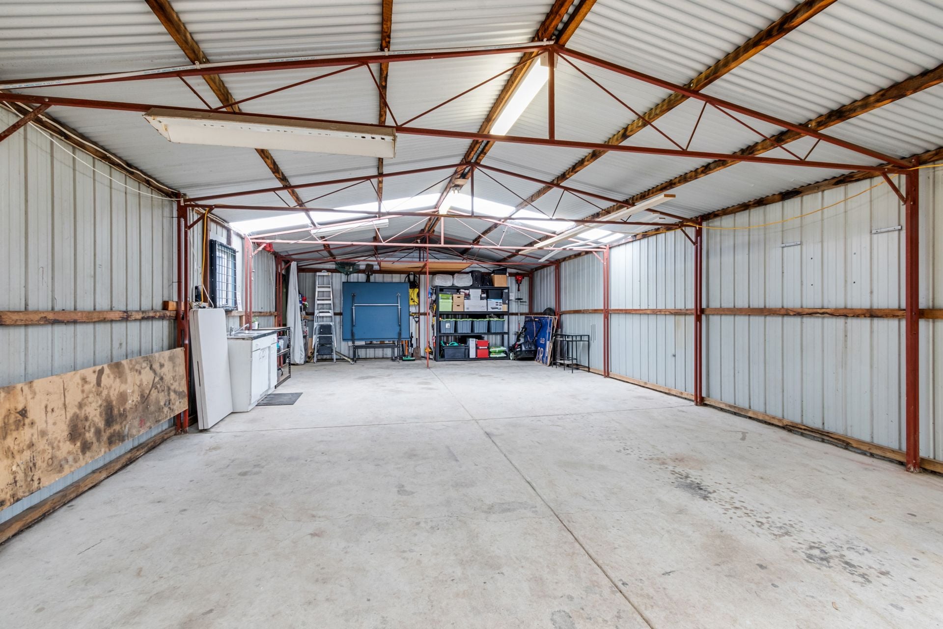 SPACIOUS FOR THE WHOLE FAMILY AND TRADIE