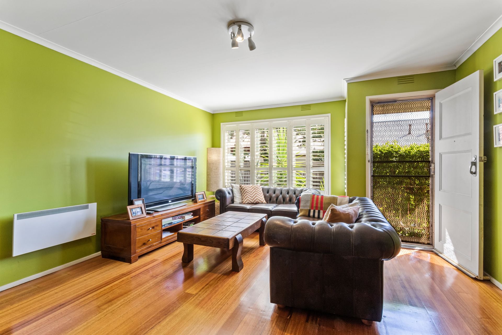 Neat and tidy apartment, near the Lake