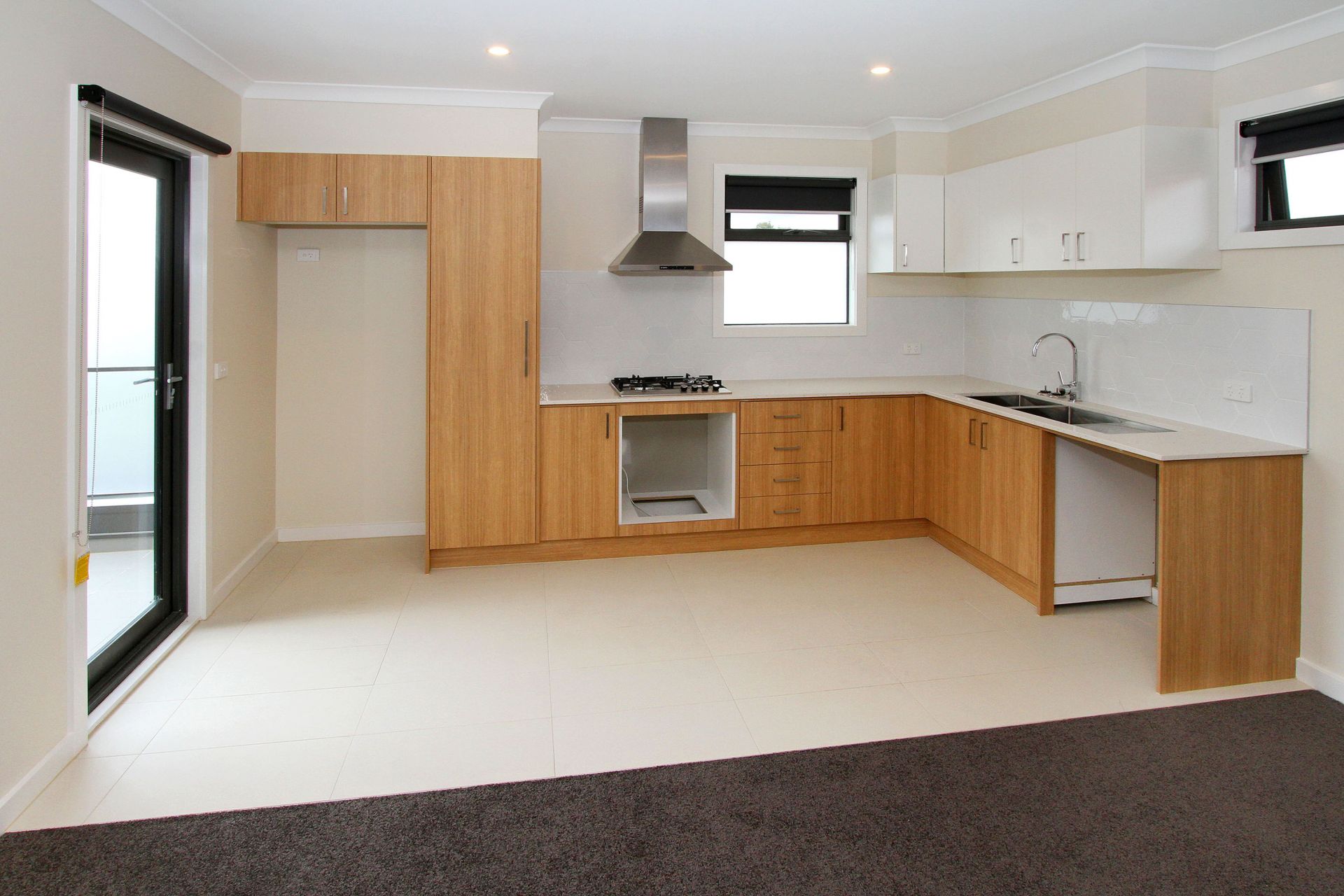 BRAND NEW - Perfect top floor apartment!