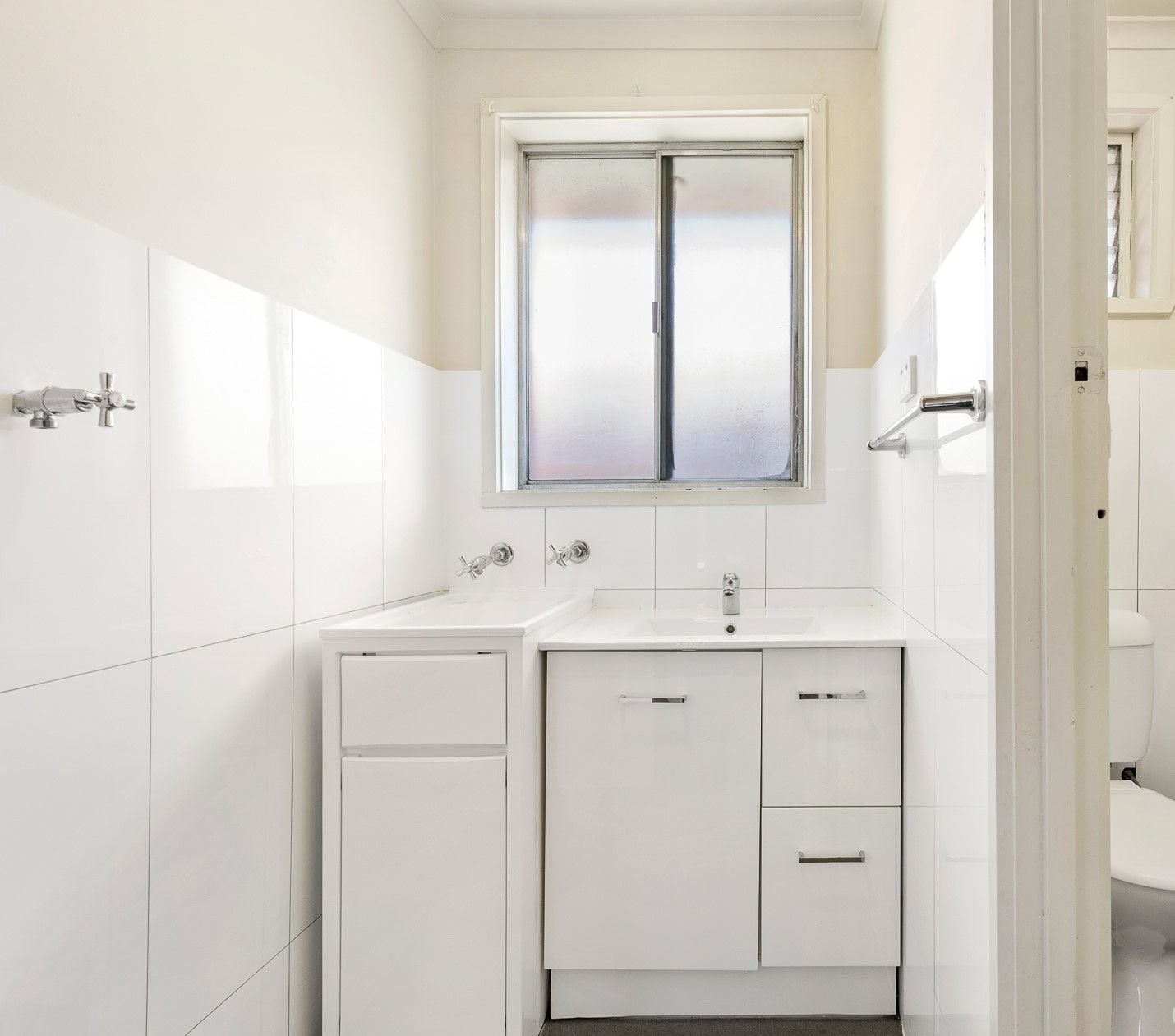 Affordable 2 Bedroom Unit with Courtyard
