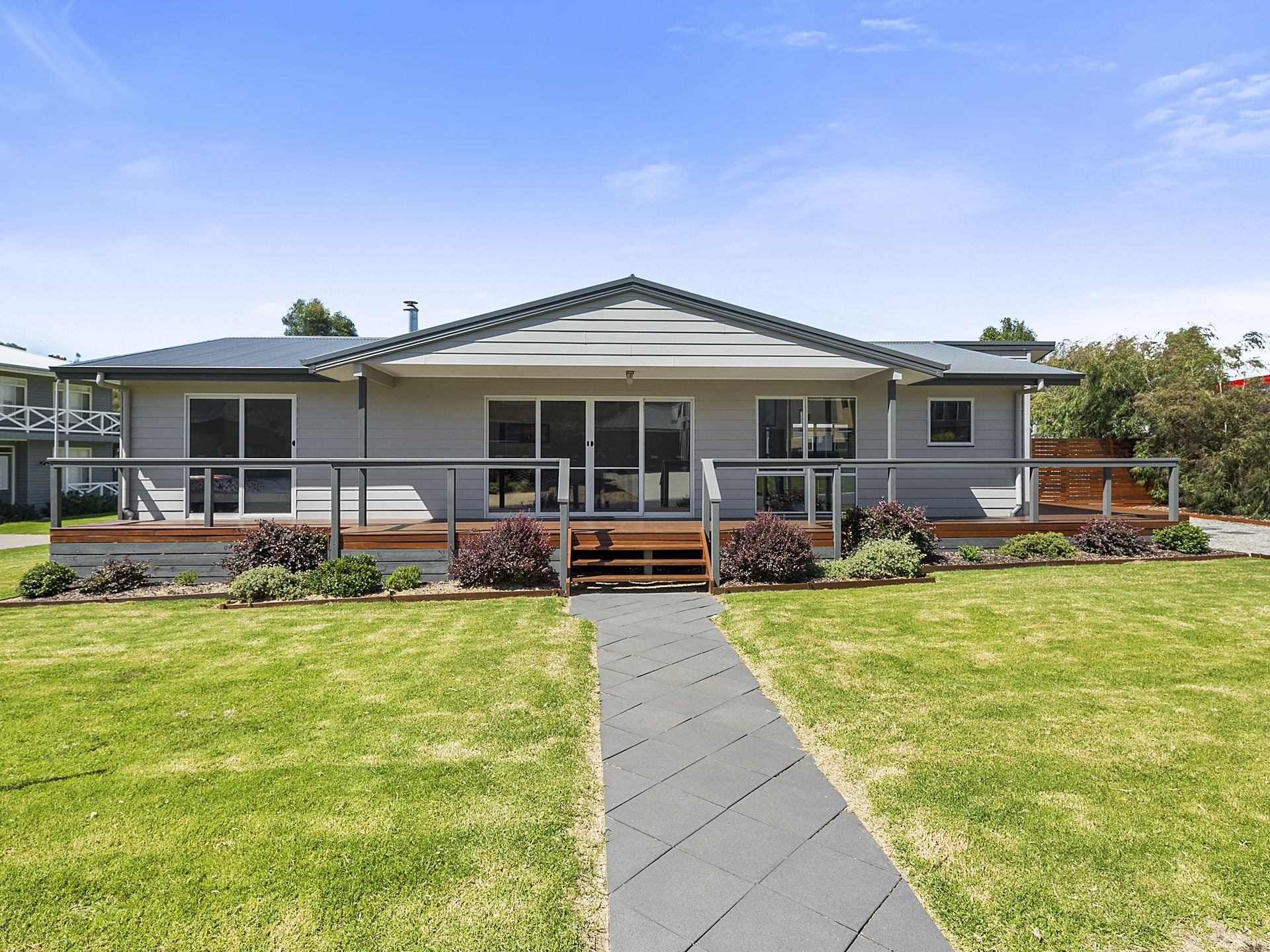 8 Gum Court, Apollo Bay - Thumbnail 2