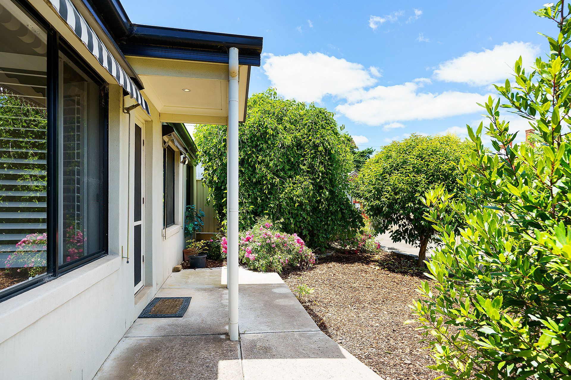 2/11 Urquhart Street, Castlemaine - Thumbnail 3