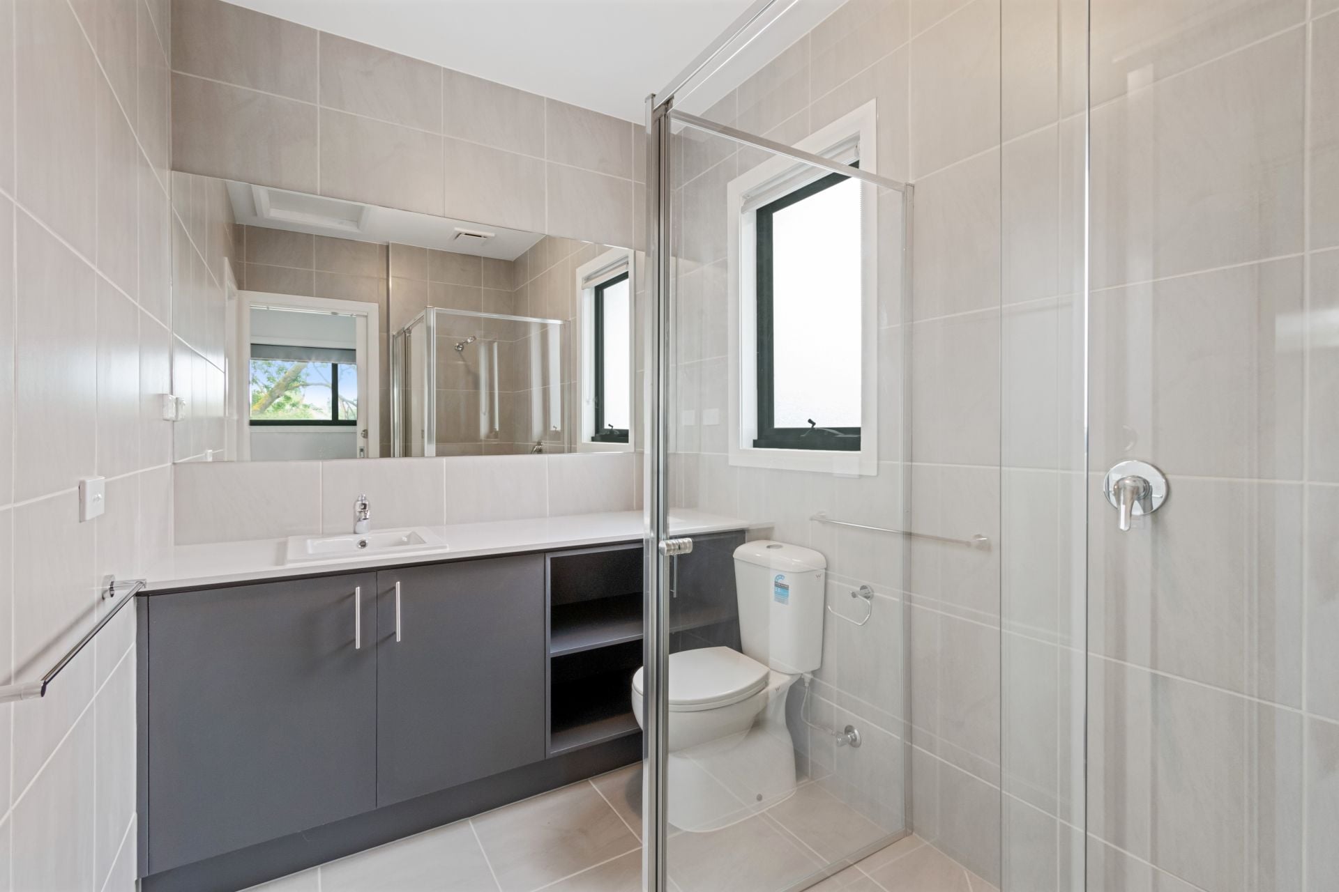 BRAND NEW THREE BEDROOM MODERN LIVING