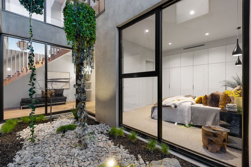 1/18 Marara Road, Caulfield South