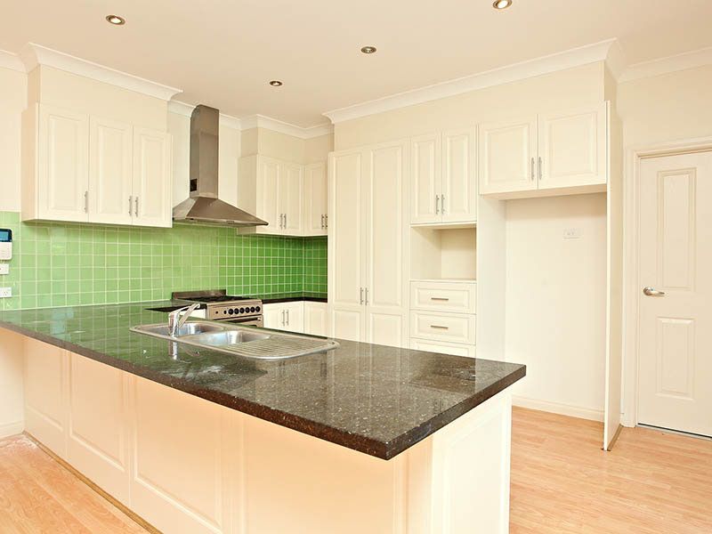 22 Studley Park Way, Caroline Springs - Thumbnail 3